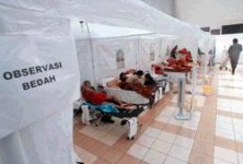 Tents at Bandung hosp.JPG