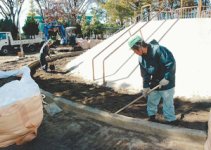 DY20111128104847637L0.jpg